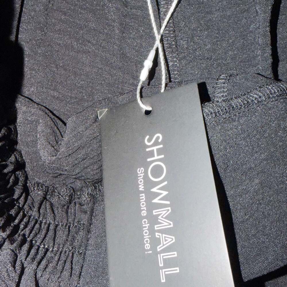 SHOWMALL Black Textured Elastic Waist Casual Shorts/0050 - Picture 4 of 6